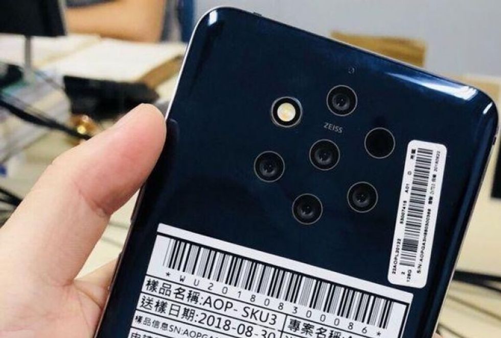 Alleged Nokia 9 leaks out with five rear cameras in possible hands on image