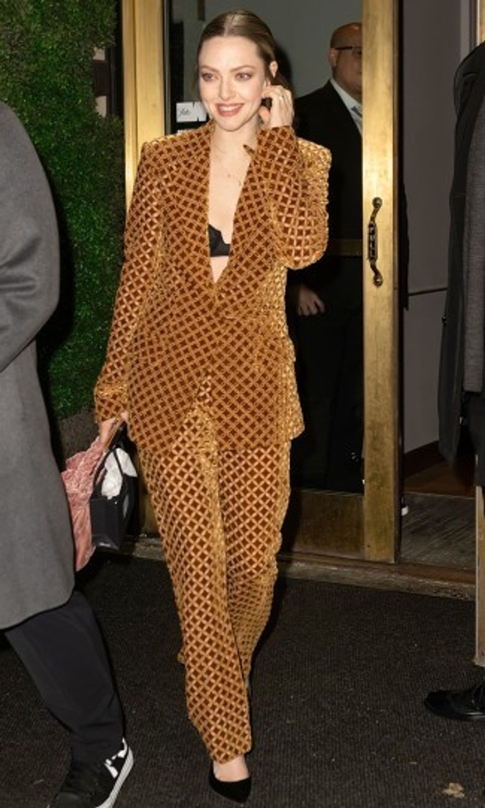 amanda seyfried nyfw 2022