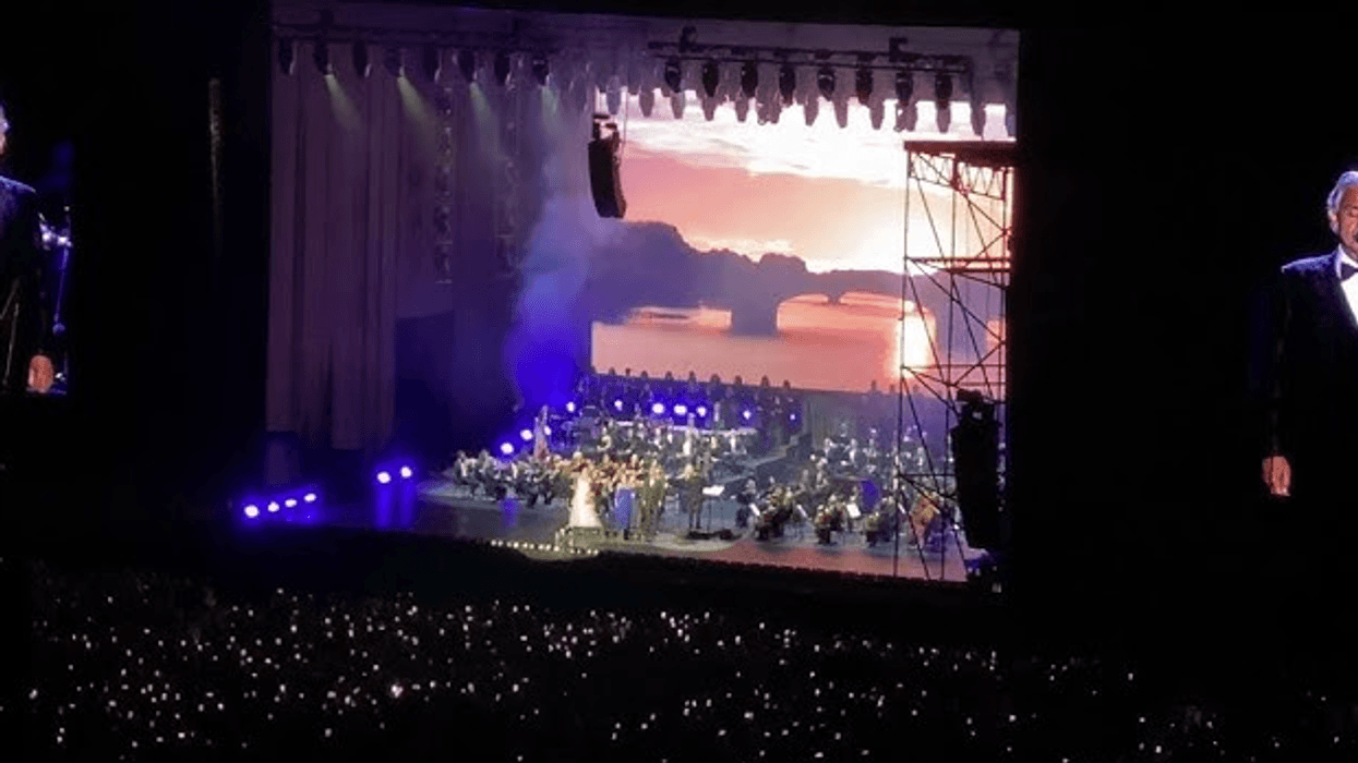 Andrea Bocelli spektakël në Stamboll - një koncert që la publikun pa frymë