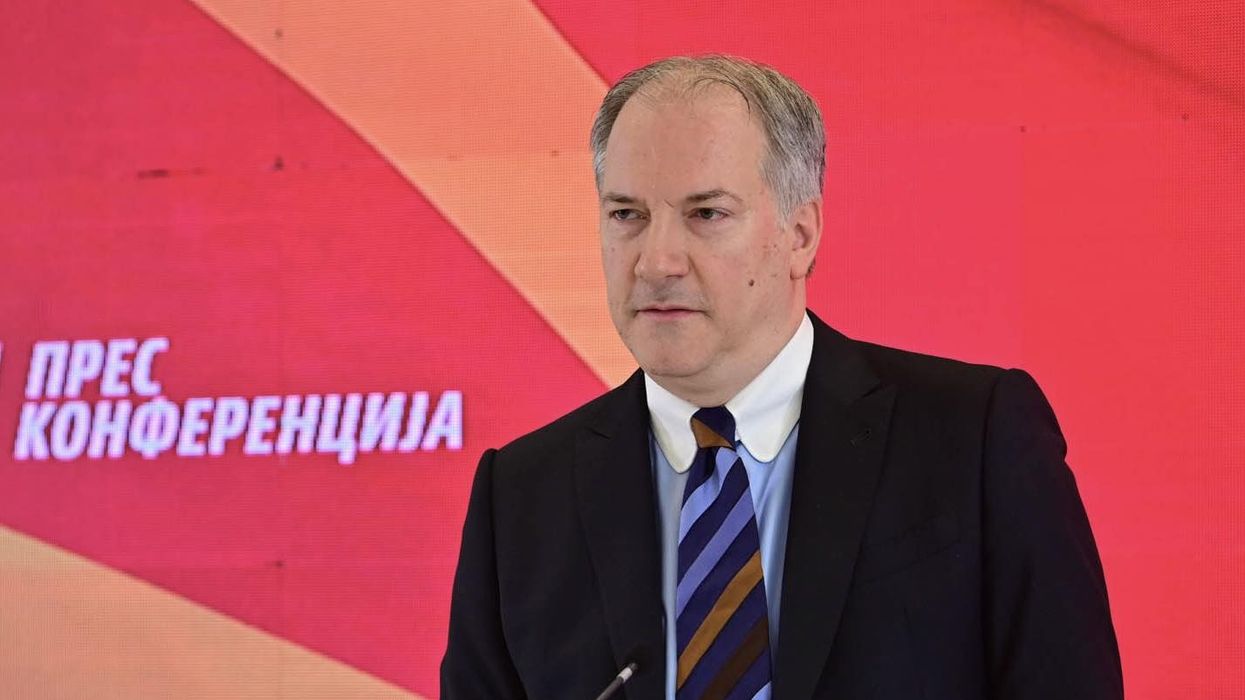 Zhernovski: Kërkojmë hetim për lidhjet financiare të Mickoskit me Hungarinë Zhernovski: Kërkojmë hetim për lidhjet financiare të Mickoskit me Hungarinë