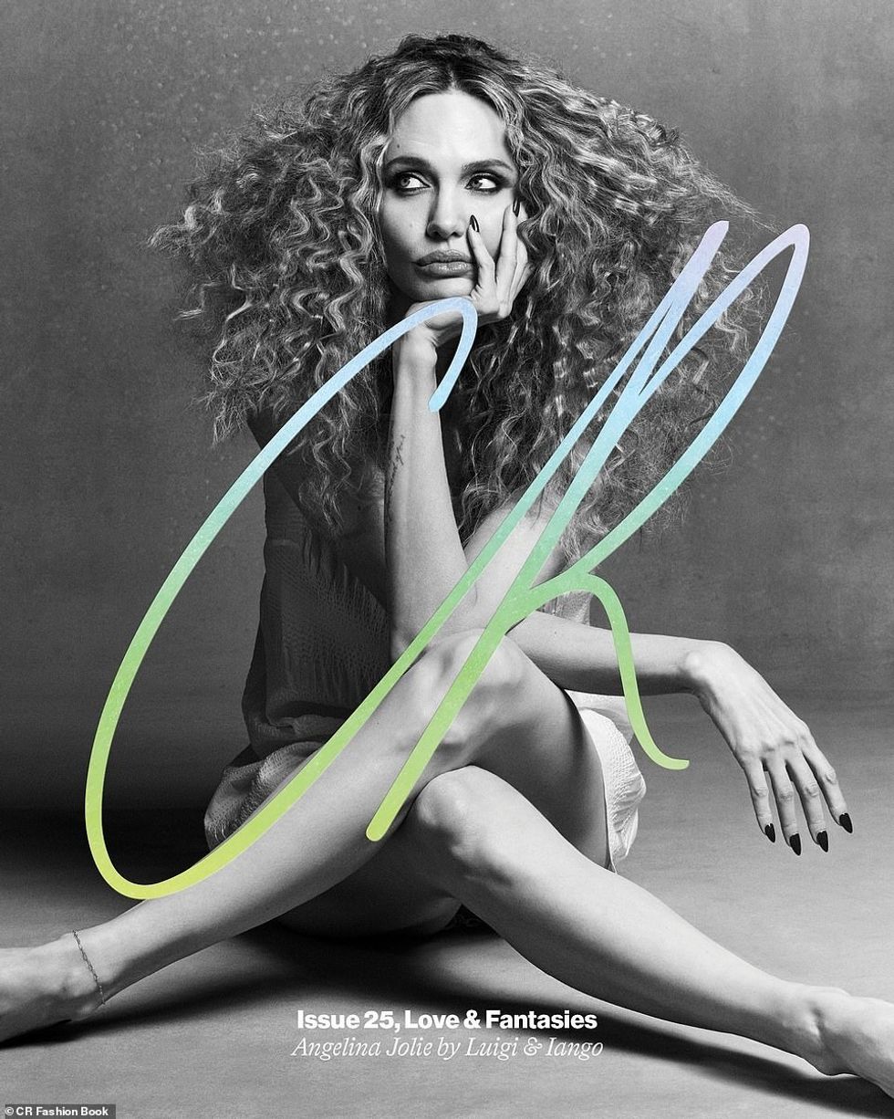 Angelina Jolie ka marrë një kopertinë të një reviste të profilit të lartë: të premten ylli u pa në kopertinën e CR Fashion Book