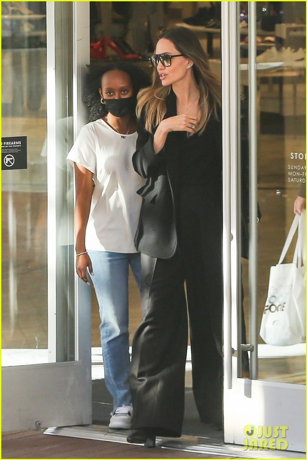 angelina jolie zahara jolie shopping bev hills01