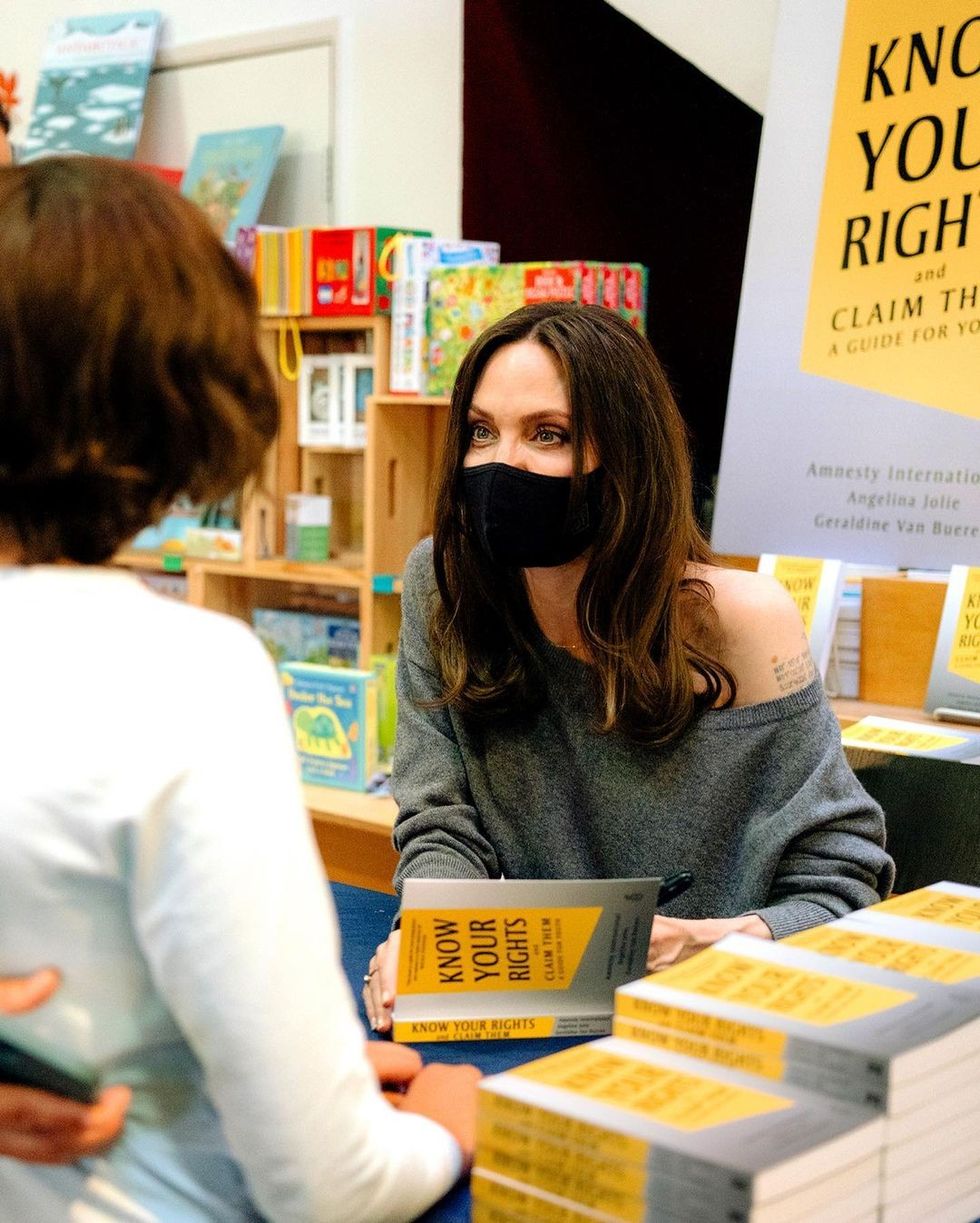 angelinajolie 245952163 124205739987192 7071083583862765942 n