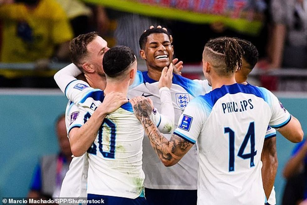 Anglia përparoi lehtësisht nga grupi i tyre pasi mundi Uellsin të martën