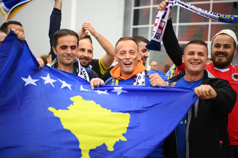 AngliKosovetifozet 1