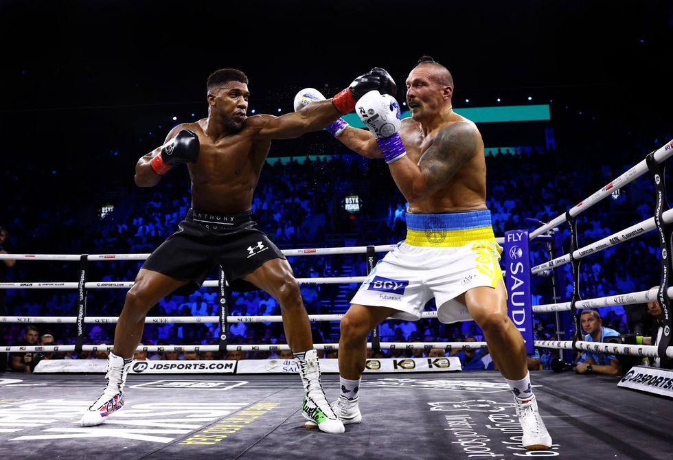 Anthony Joshua do të rikthehet në ring në prill pas humbjeve të njëpasnjëshme ndaj Oleksandr Usyk.