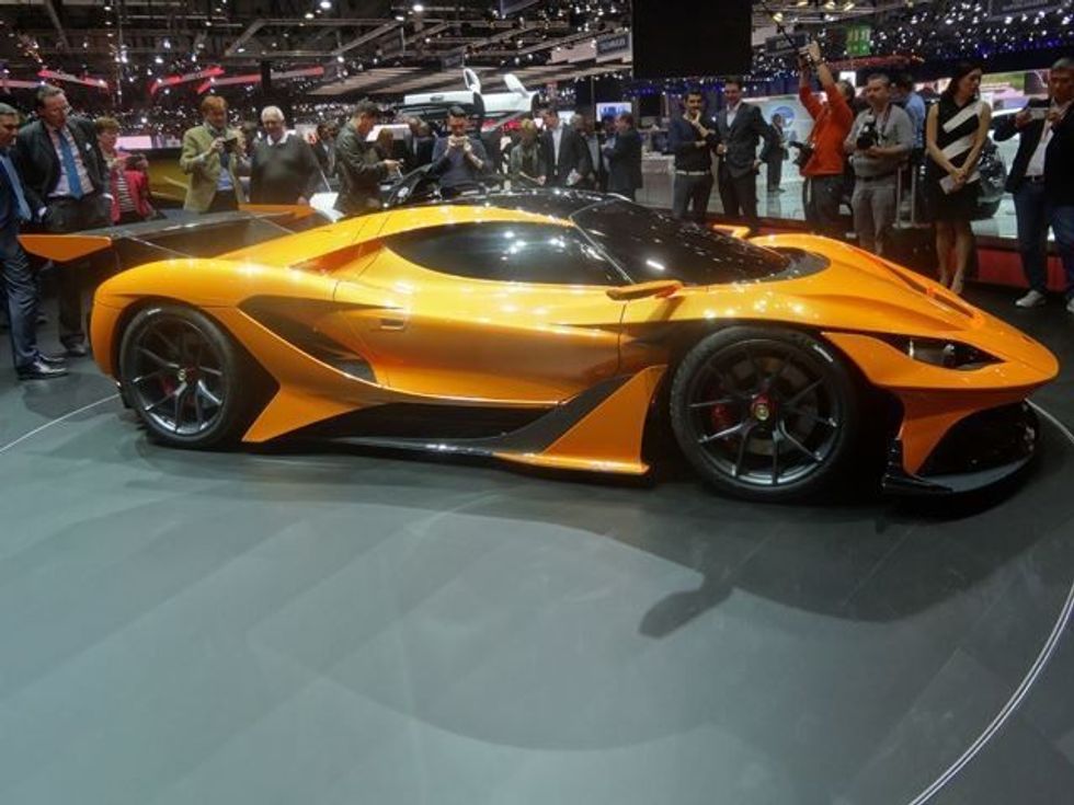 apollo-me-makine-elektrike-qe-do-ti-kete-njemije-kuajfuqi-foto-3