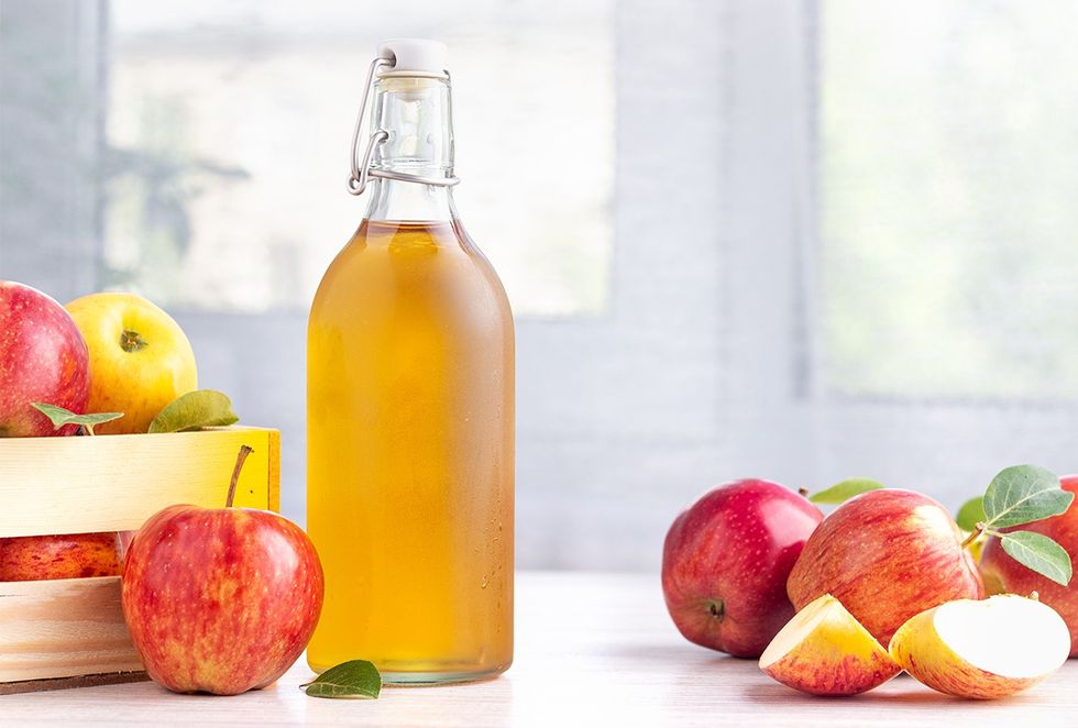 apple cider vinegar benefits for women feat