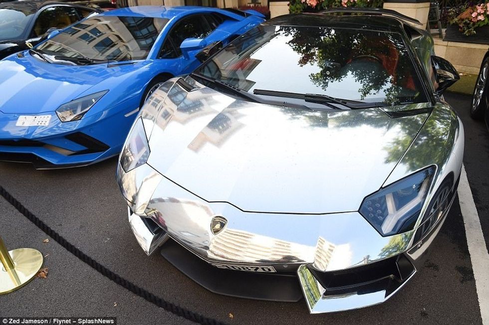 Arabët e pasur kanë bërë xhiron e fundit me super veturat luksoze neper Londer foto 6