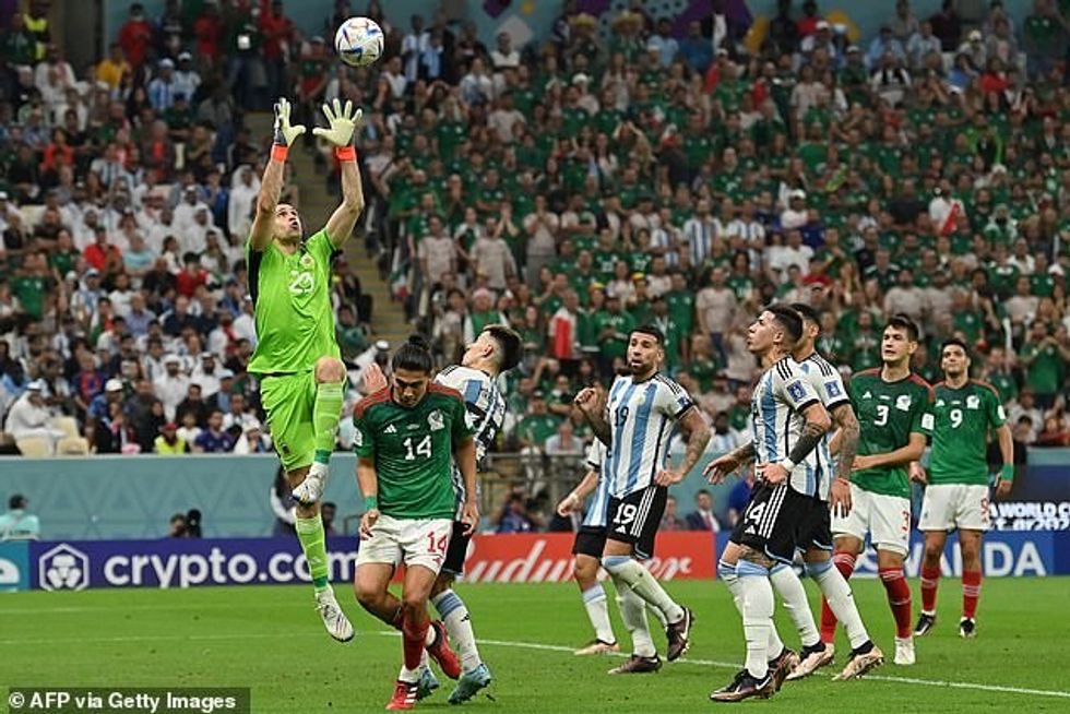 Arabia Saudite mundi skuadrën e Argjentinës së Martinezit 2-1 në një nga goditjet më të mëdha të Kupës së Botës.