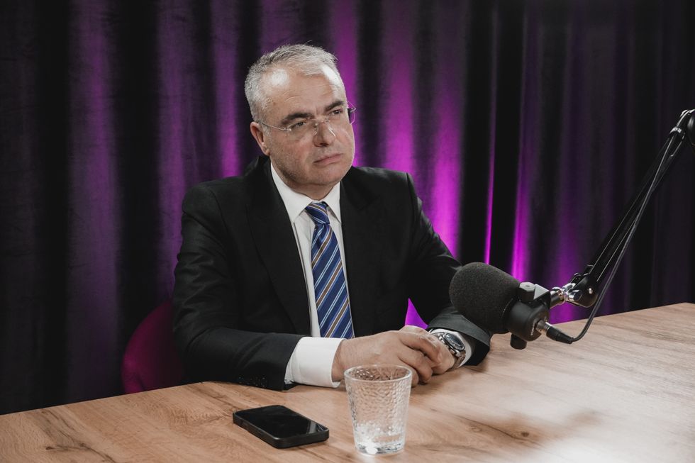 Fetoshi: Serbia synon ta minojë demokracinë në Kosovë dhe ta kontrollojë votën e serbëve përmes Listës Serbe