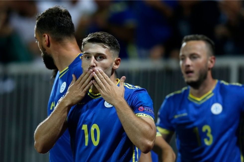 arber zeneli 83628945