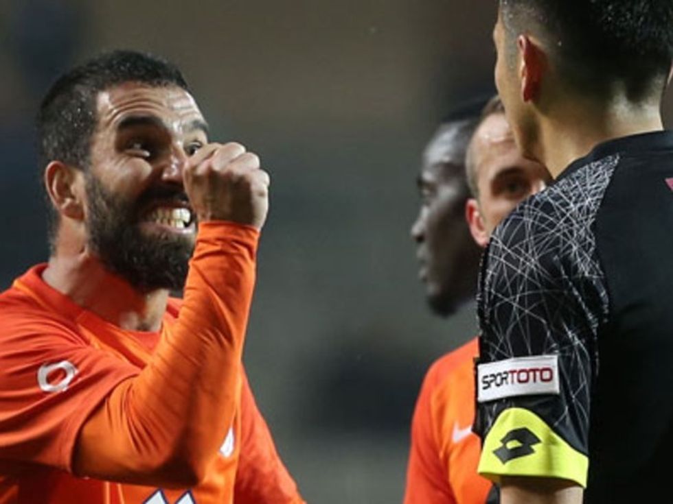 arda turana en az 8 mac ceza khdq