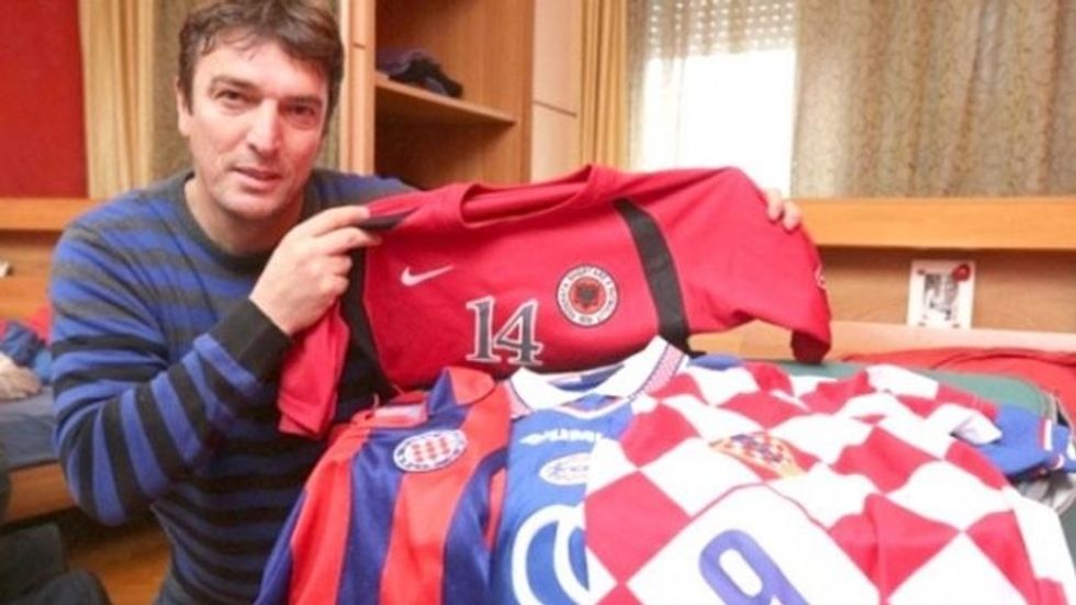 ardian kozniku e vler euml son k euml shtu ndeshjen shqip euml ri ndash serbi hd