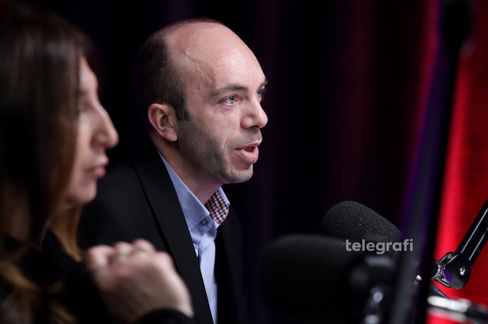 Ardita Zejnullahu e Jeton Mehmeti Podcast Perballje foto Ridvan Slivova 13