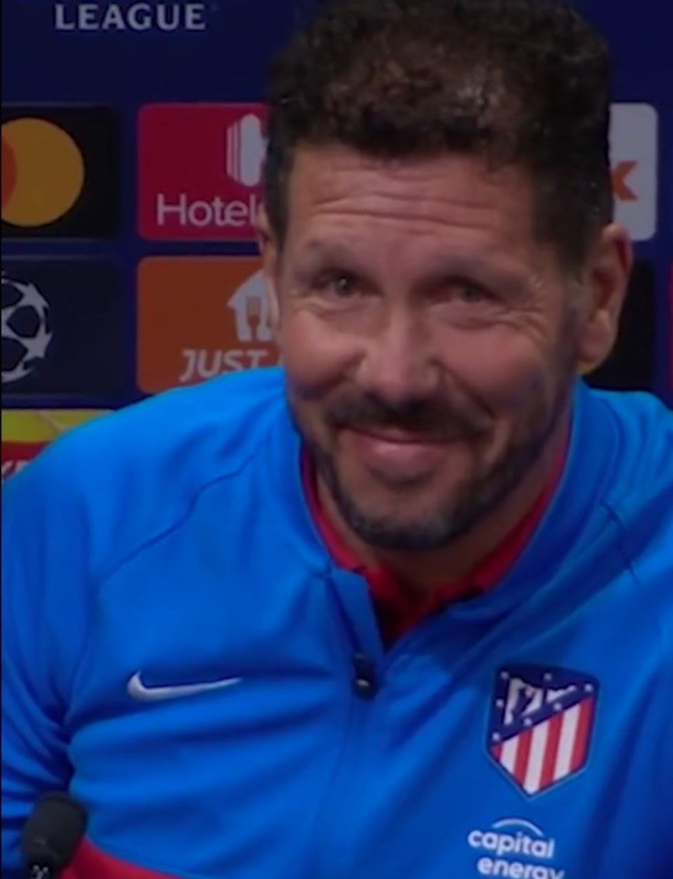 Argjentinasi i dhuroi një buzëqeshje të pafytyrë kameramanit të frustruar