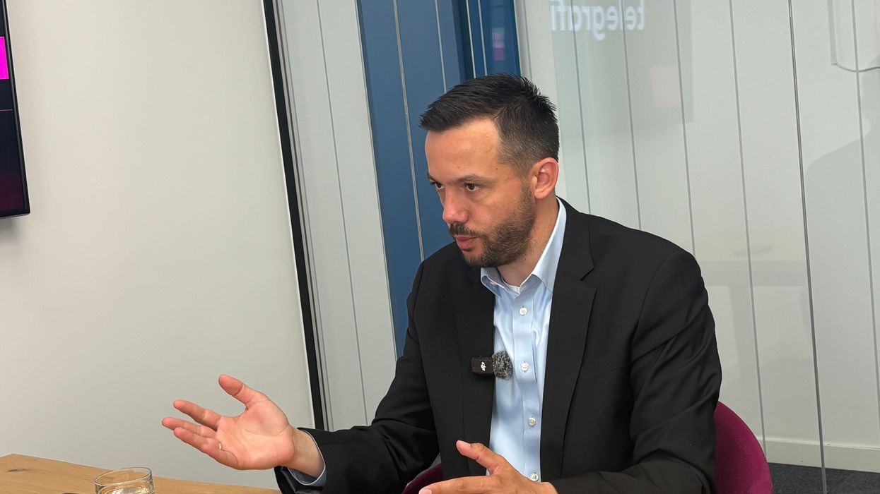 Arian Tahiri: Kurti e çoi Kosovën në zgjedhje, refuzoi konsensusin për presidentin Arian Tahiri: Kurti e çoi Kosovën në zgjedhje, refuzoi konsensusin për presidentin