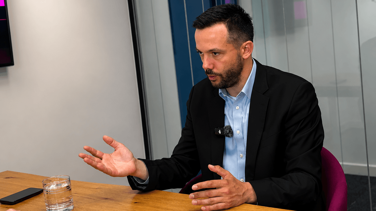 Arian Tahiri: Kurti e çoi Kosovën në zgjedhje, refuzoi konsensusin për presidentin