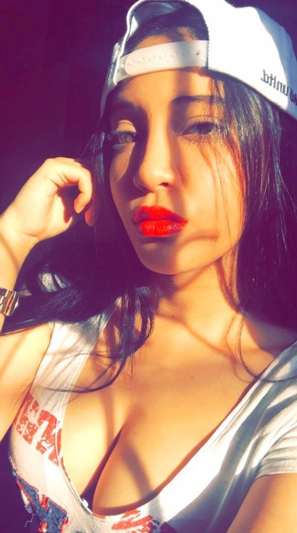 Ariana është nën 20-vjeçare