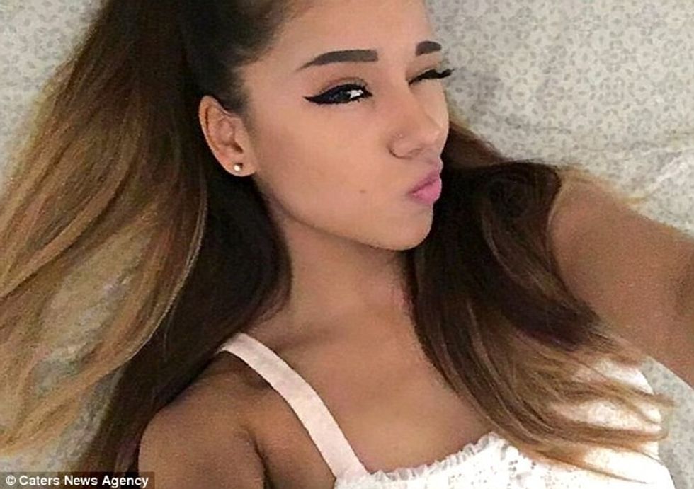 ariana2