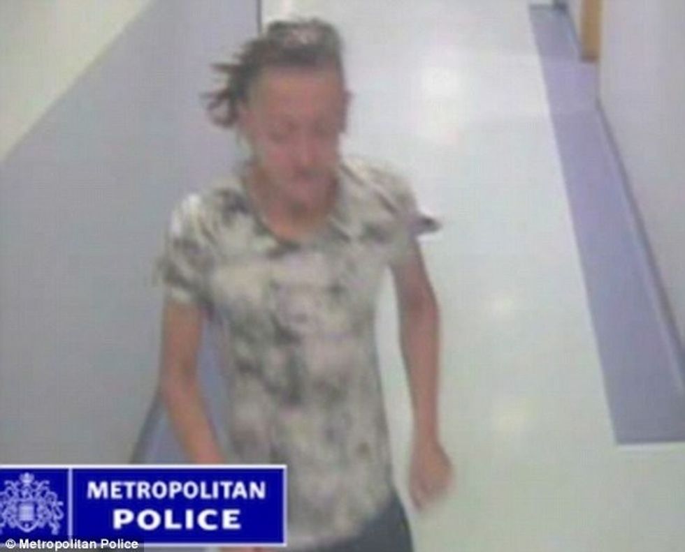 Arratiset me pa këpucë i ndaluari per posedim dhe shitje te droges foto 2