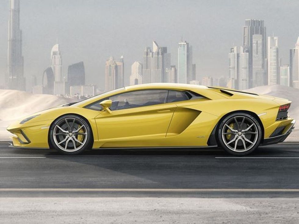 Arrin Lamborghini Aventador S supermakina me 730 kuajfuqi foto 7