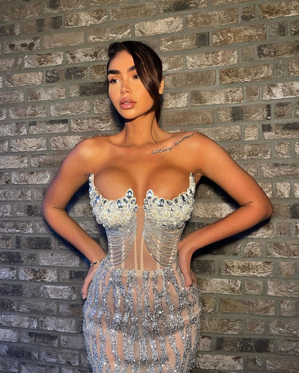 artaanitaj 2611674002922624128012472155811749727387611n