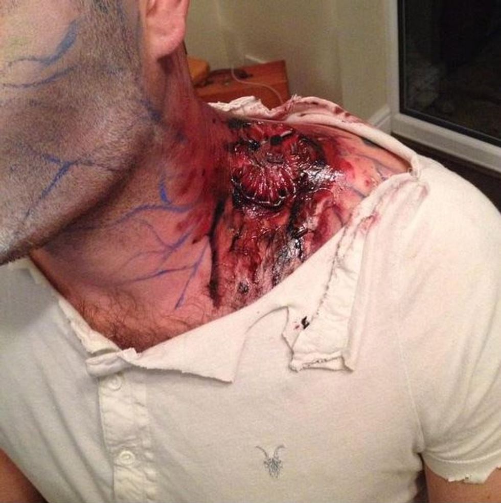 Arti i frikshem qe eshte bere vetem me produkte per grim foto 3