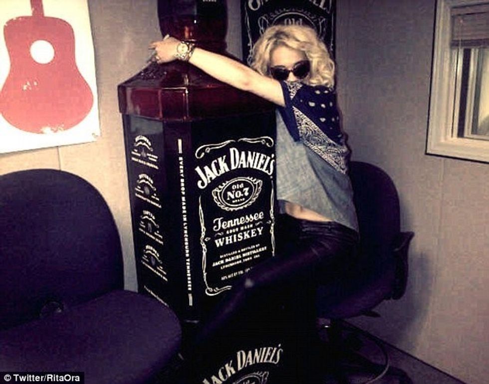 article 2217398 157E11C8000005DC 352