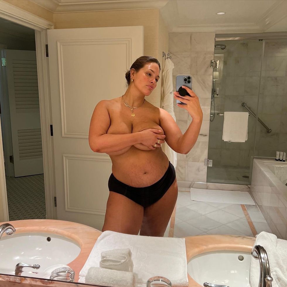ashleygraham 279012352 698458284535062 7404182993455966151 n