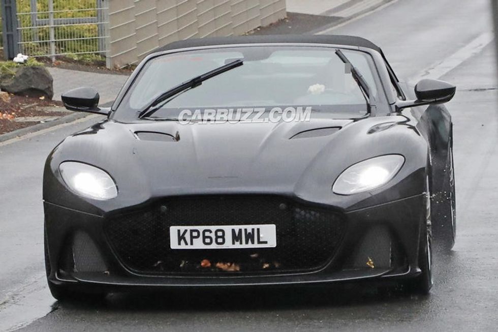 Aston foto 2 1