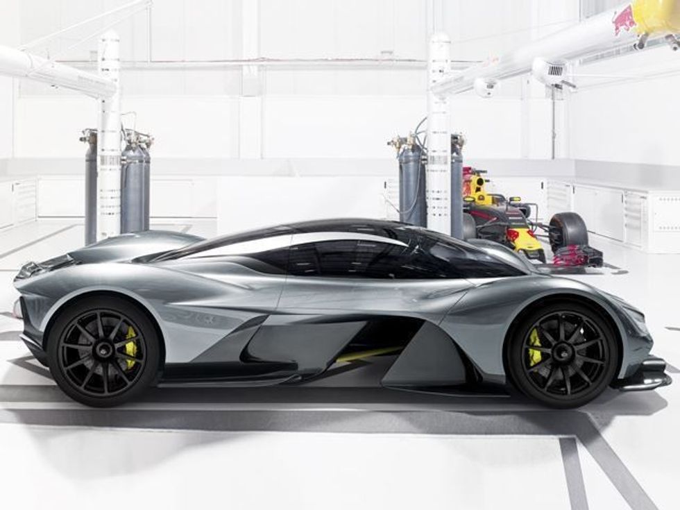 aston-martin-i-ri-do-te-arrije-shpejtesine-nga-zero-deri-ne-321-kmh-per-dhjete-sekonda-foto-3