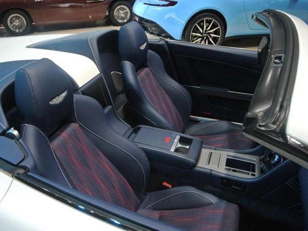 Aston Martin me edicion të limituar prej vetëm pesë njësive foto 7