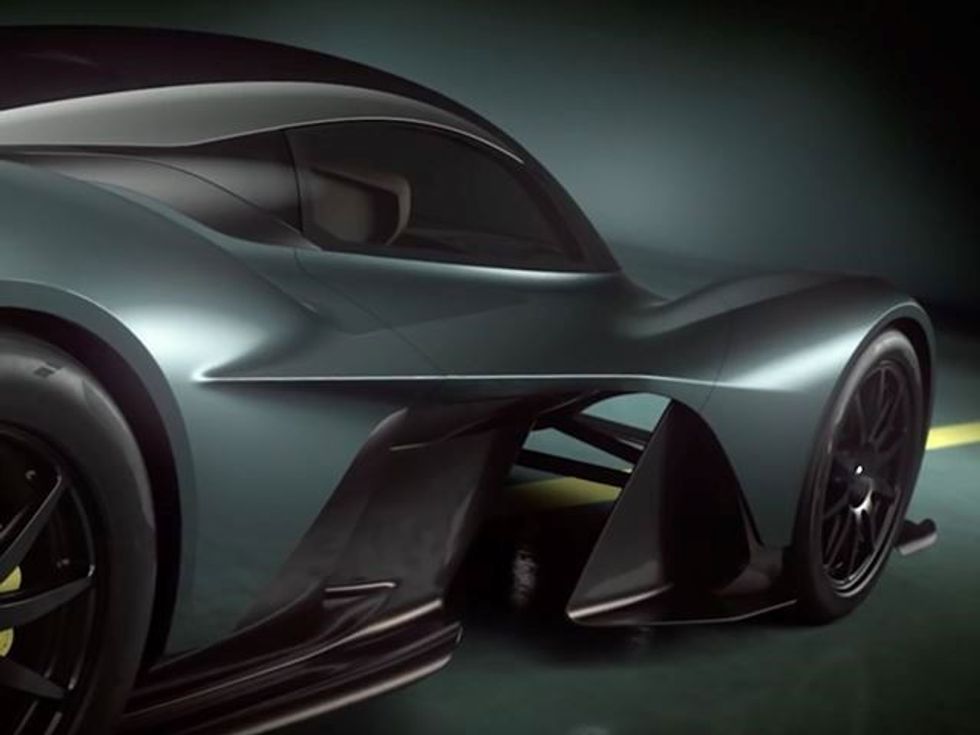 Aston Martin skanon blerësit e modelit Valkyrie per tju punuar uleset adekuate foto 5