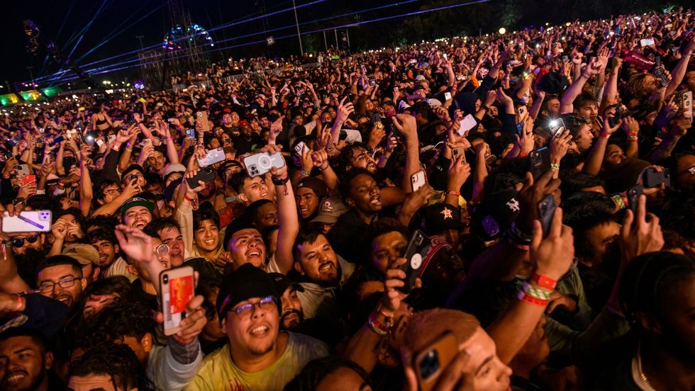 Astroworld Crowd