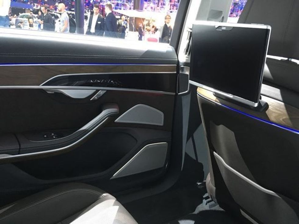 Audi A8 bëhet lider në grupin e veturave që vetëvoziten foto 10