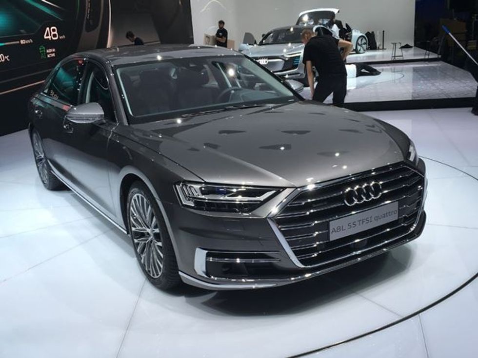 Audi A8 bëhet lider në grupin e veturave që vetëvoziten foto 6