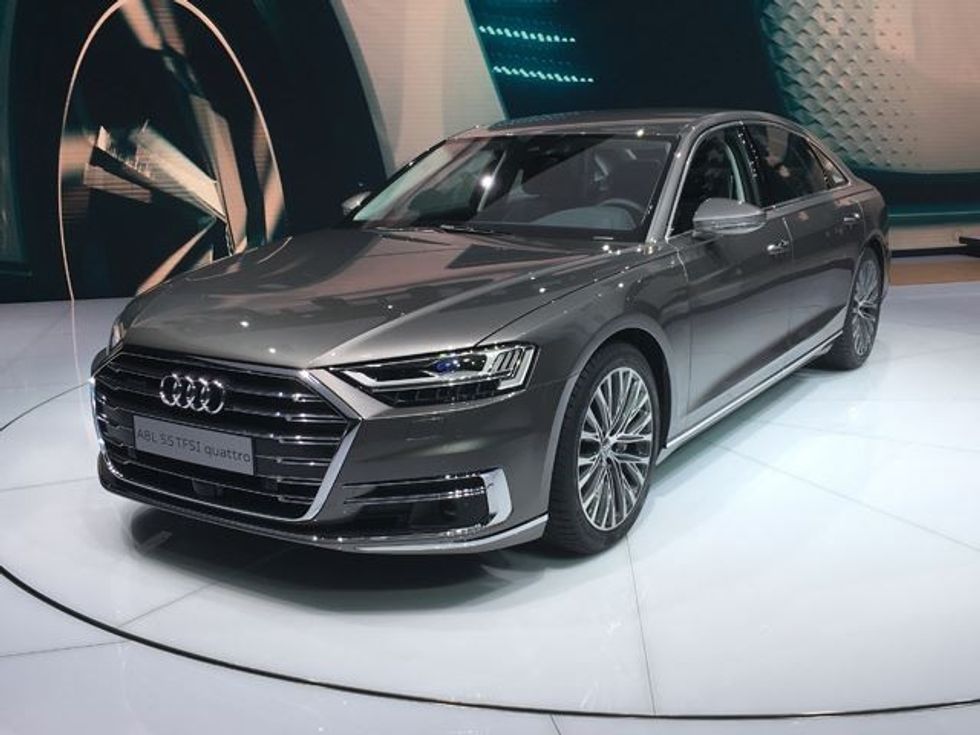 Audi A8 bëhet lider në grupin e veturave që vetëvoziten foto 7
