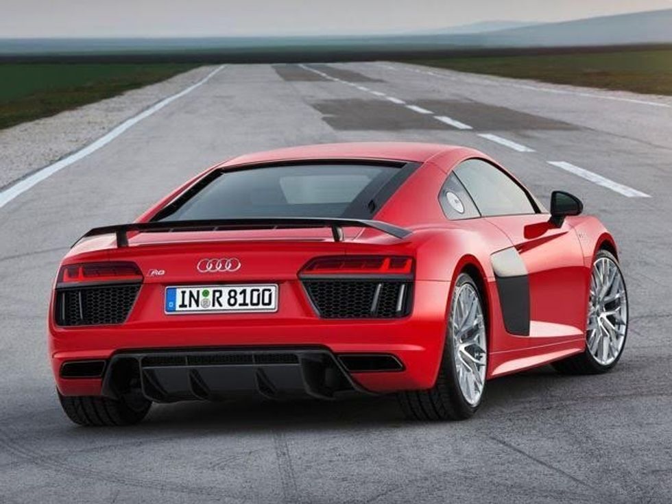 Audi R8 Plus 1
