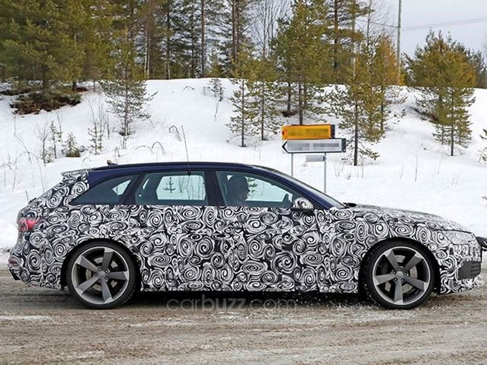 Audi RS4 Avant që ka motorin nga Porsche fotografohet gjate procesit te testimit foto 5