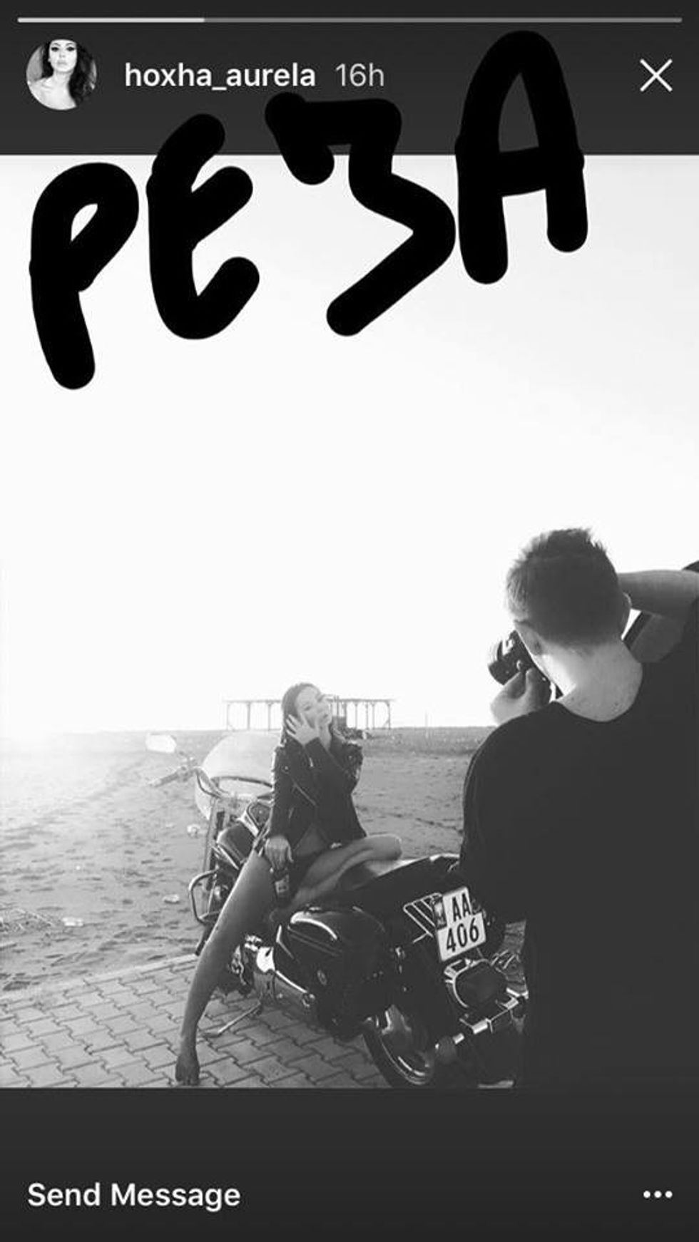 Aurela Hoxha gjatë xhirimeve për reklamën e re të