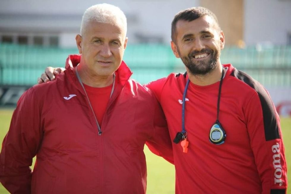 auto EmAP9VxWkAEsloG1604521357