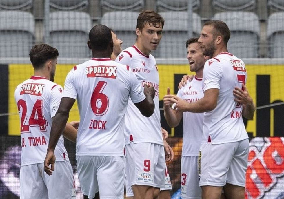 auto LenjaniKasami1567355600