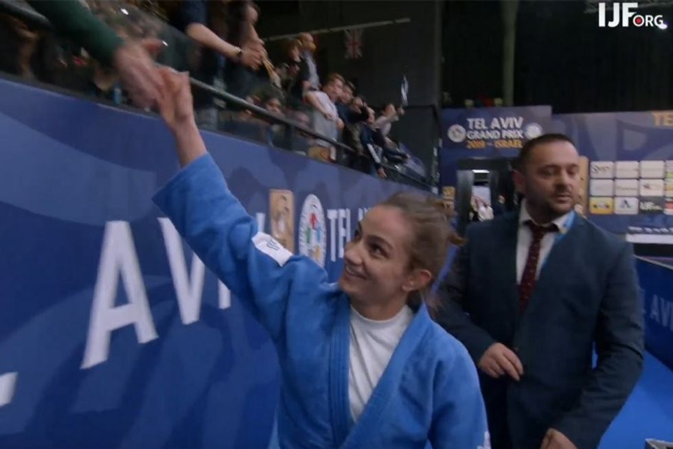 auto Majlinda1548346168 1