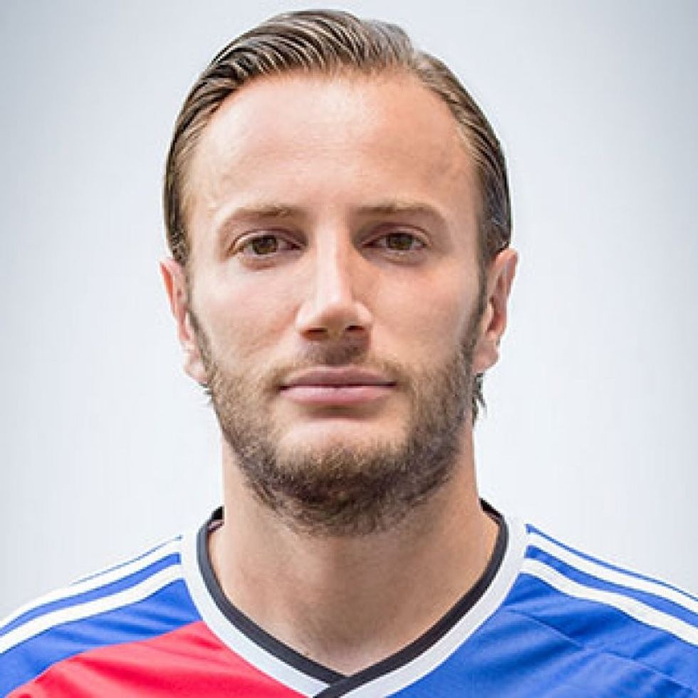 auto SHKELZEN GASHI futboller1429004107