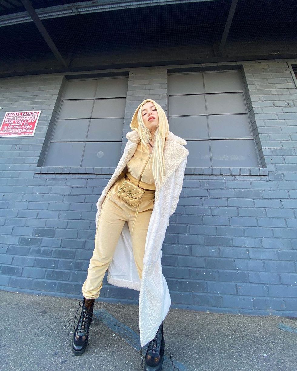 avamax 1358519554005159612183312401762180162607494n