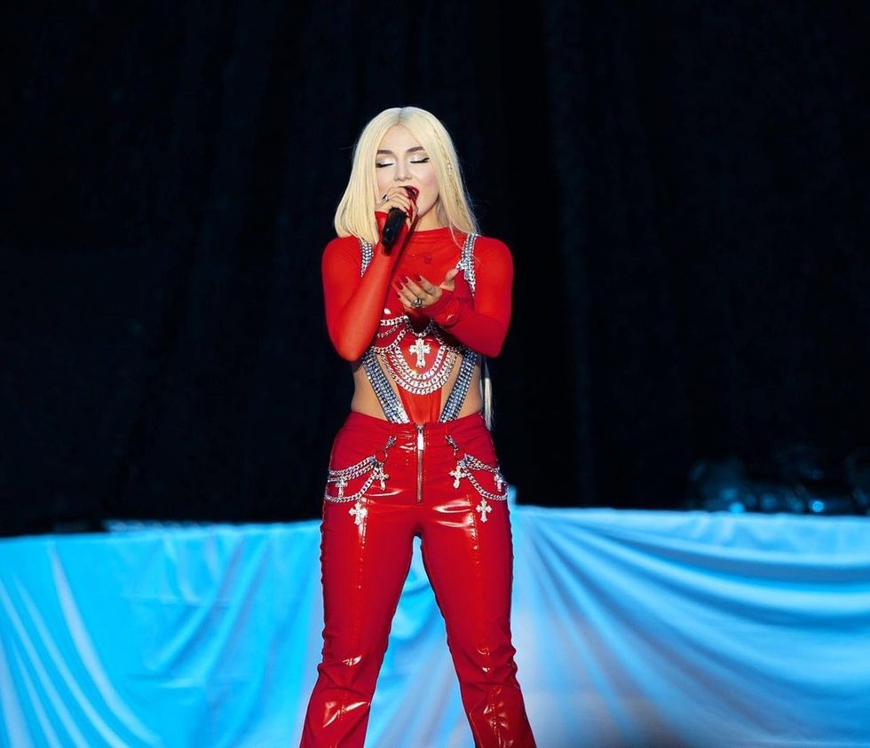 avamax 241363232 942277613023017 9161024033604681070 n