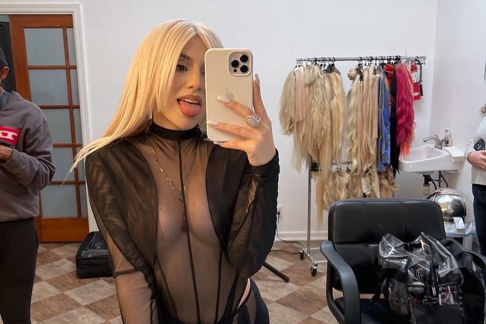 avamax 275660605 650786606174543 6130816802186399984 n