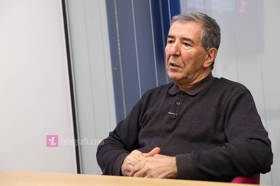 Avni Dehari interviste foto Ridvan Slivova 2