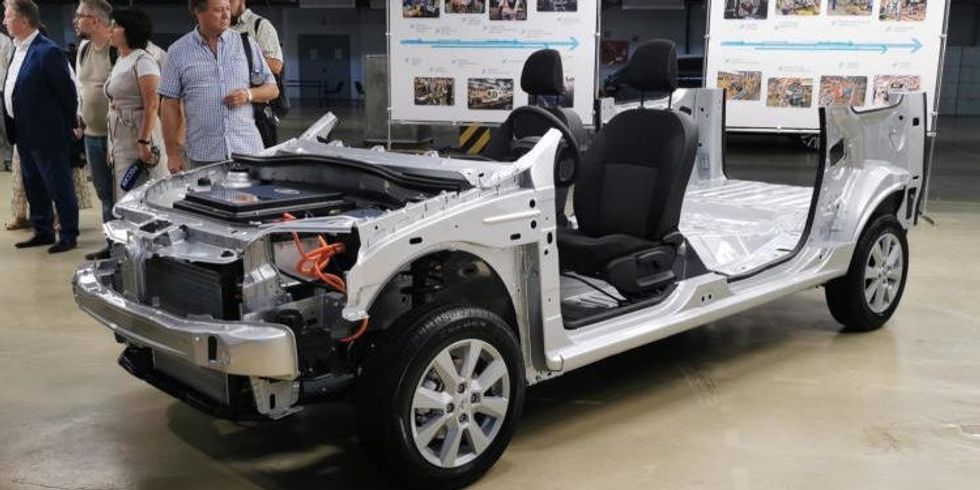 AvtoVAZ showed the platform of the LADA e Largus electric car 1